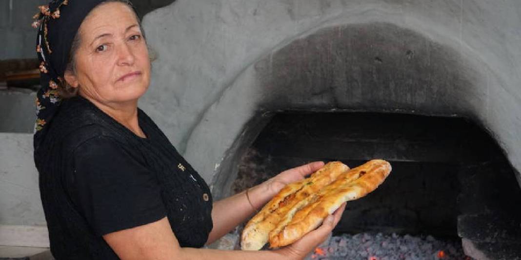 Burada pide ve ekmek önemli bir kültür! Tüm köylü toplanıyor, el birliğiyle yapılıyor: 30 taş fırından biri mutlaka yanıyor 5